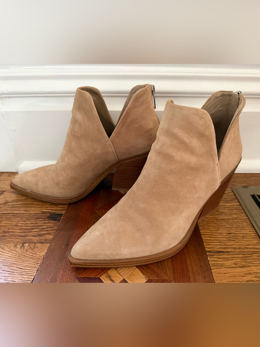 Vince Camuto Gigietta Bootie | Taupe | 7.5